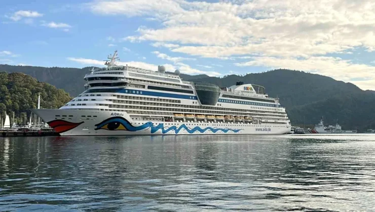 Aida Blu Kruvaziyer Gemisi Marmaris’e Demir Attı